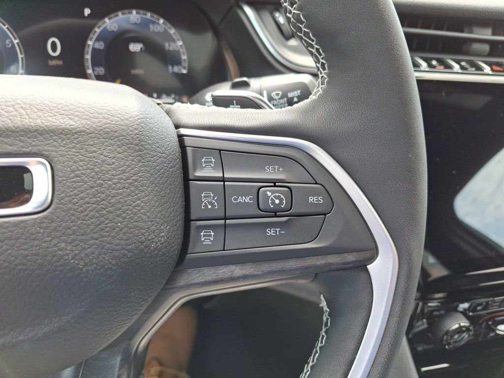 New 2025 Jeep Grand Cherokee Limited w/ Black Appearance Package image 21