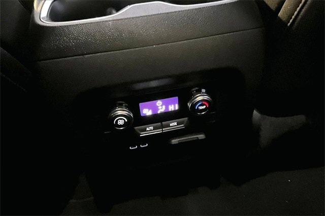 Used 2025 GMC Acadia Elevation image 10