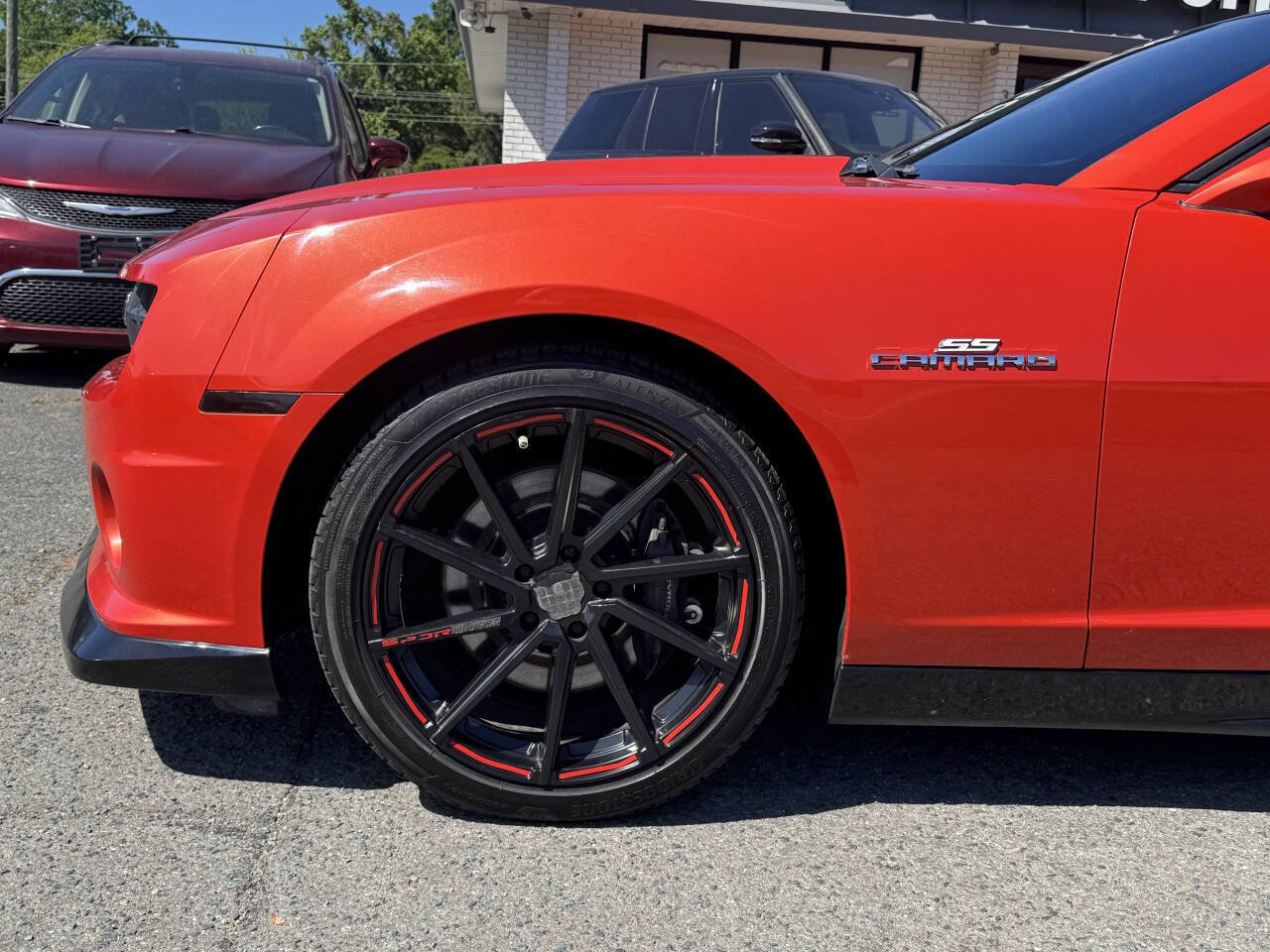 Used 2011 Chevrolet Camaro SS RWD image 20