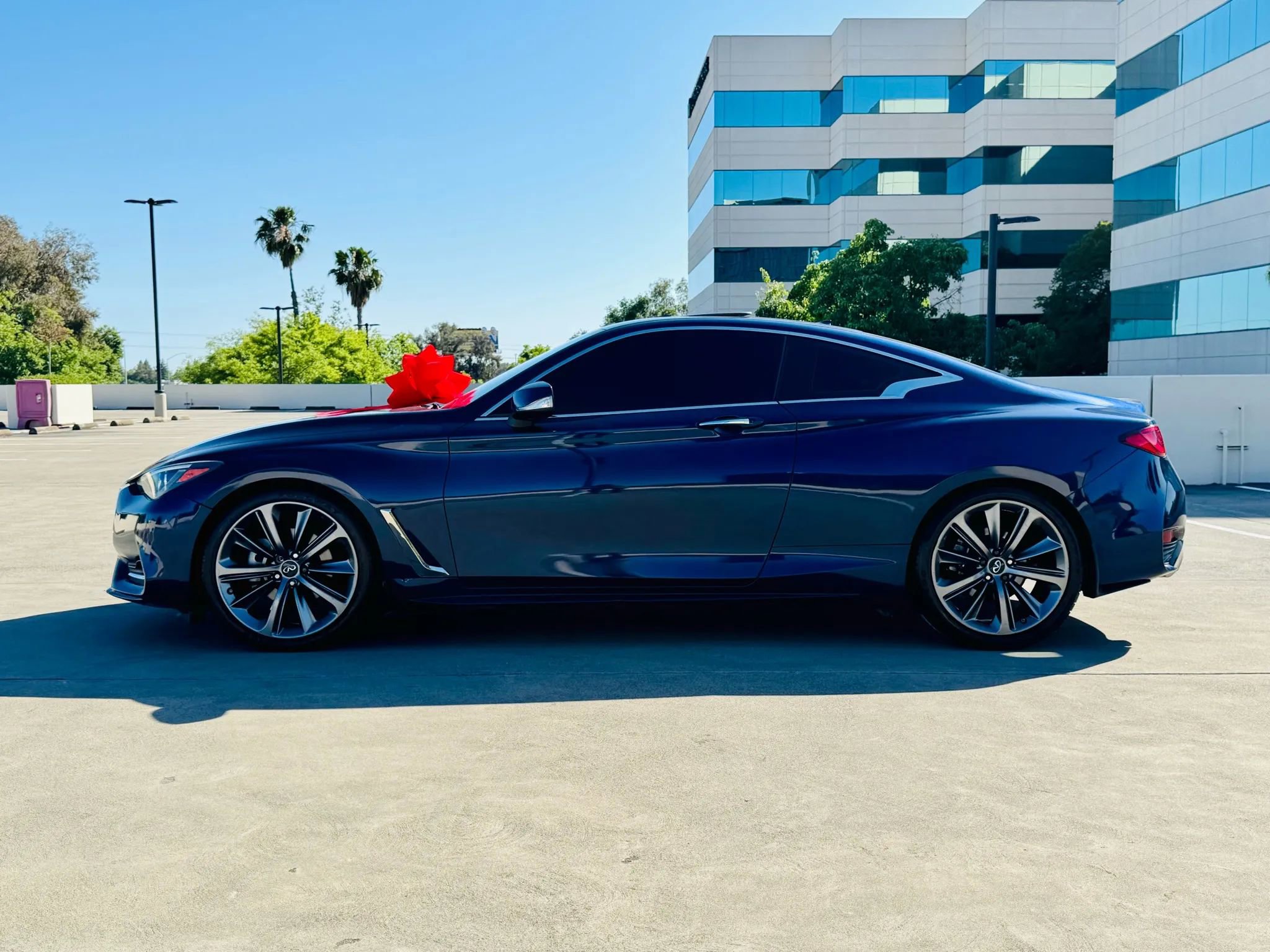 Used 2019 INFINITI Q60 3.0t Luxe w/ Cargo Package RWD image 14