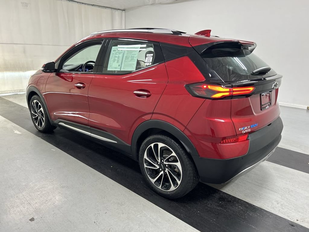 Certified 2023 Chevrolet Bolt EUV Premier w/ Sun & Sound Package FWD image 7