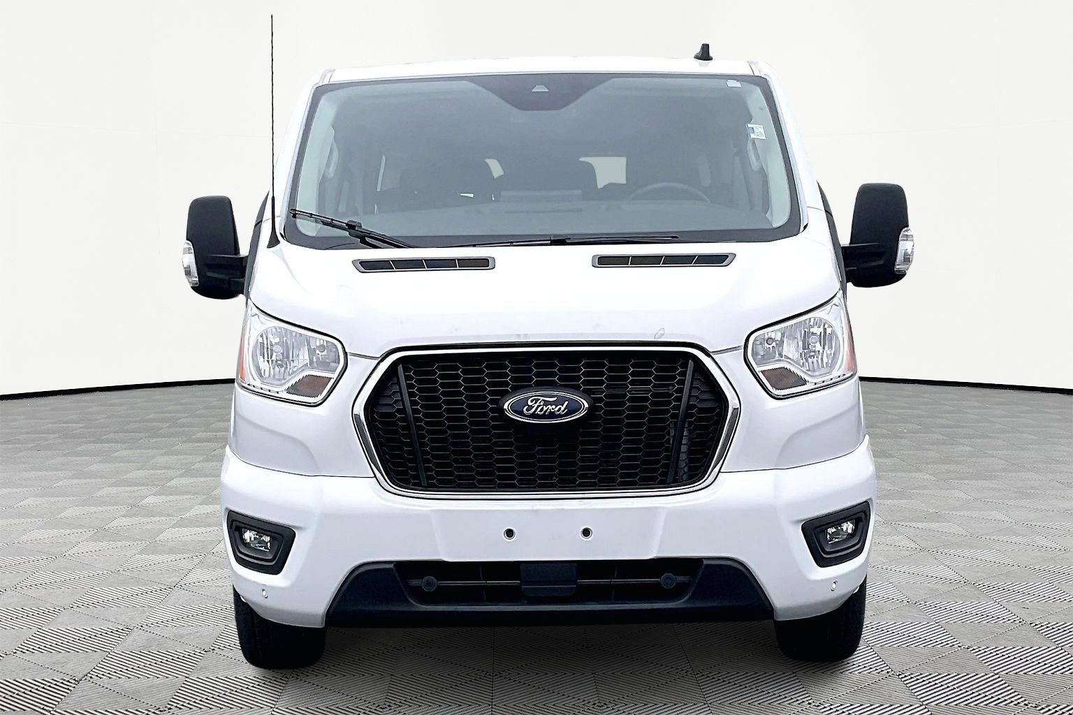 Used 2022 Ford Transit 350 XLT image 3
