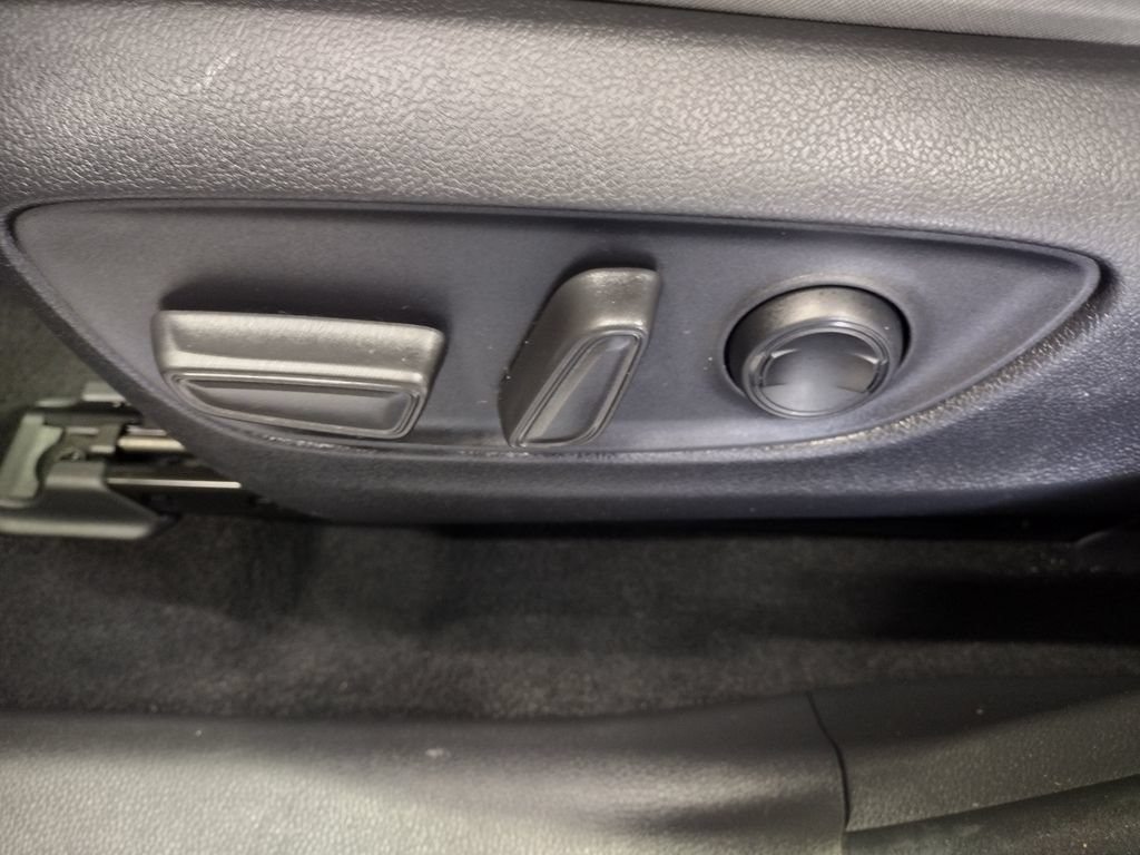 Used 2019 Toyota RAV4 XLE w/ Convenience Package AWD/4WD image 24
