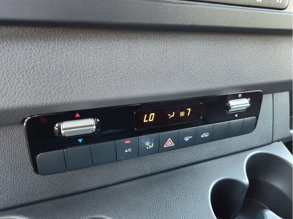 Used 2024 Mercedes-Benz Sprinter 2500 image 28