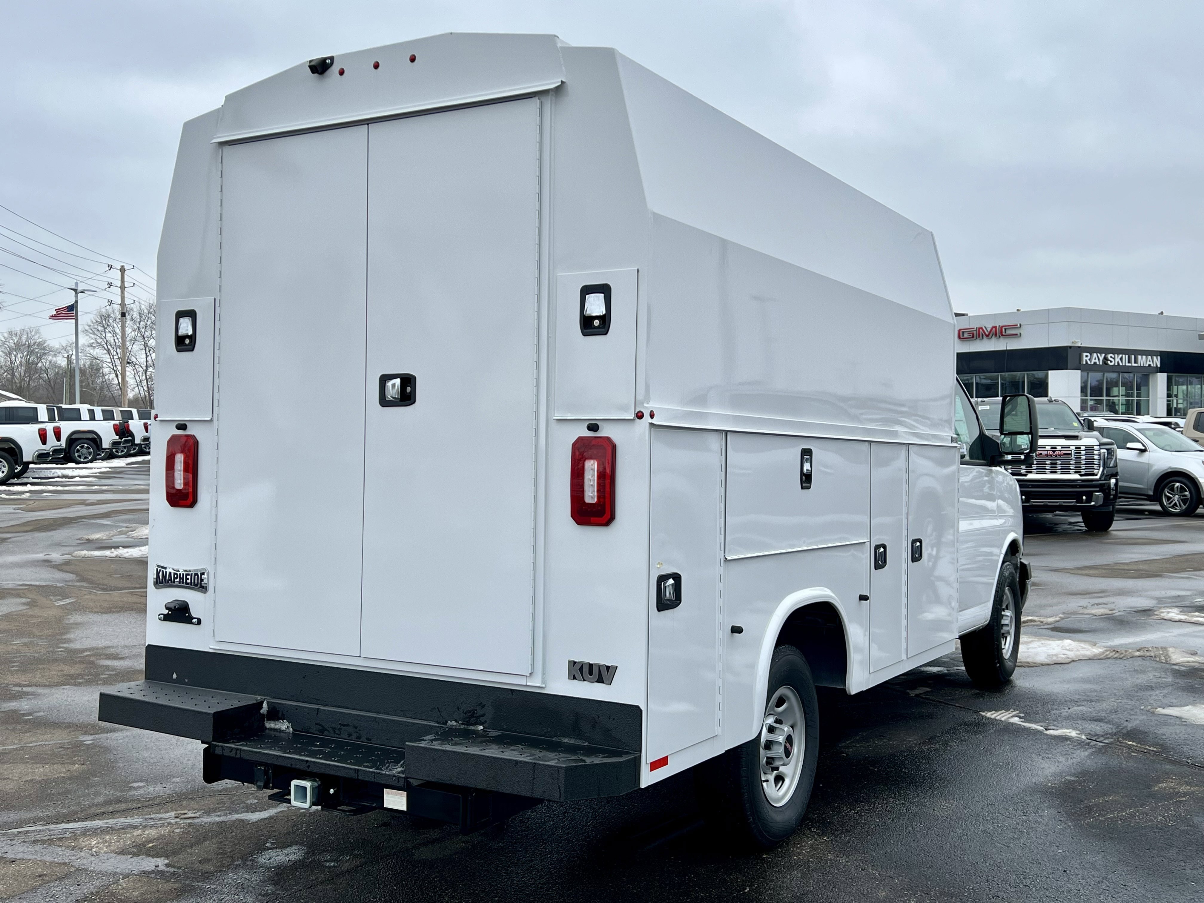 New 2025 GMC Savana 3500 w/ Power Convenience Package RWD image 7