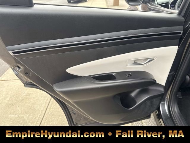 Used 2023 Hyundai Tucson SE image 17
