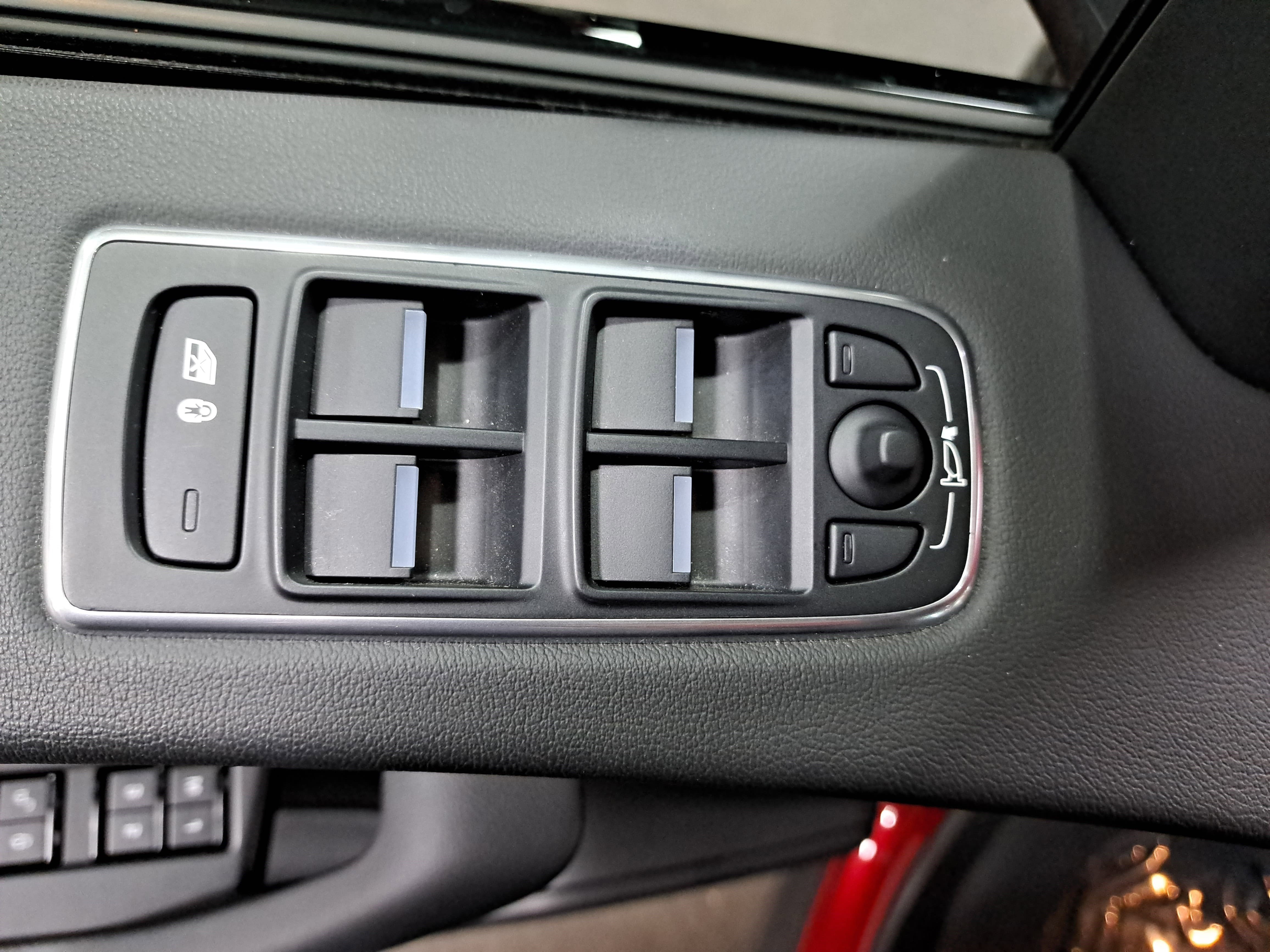 Used 2018 Jaguar F-PACE Prestige image 29