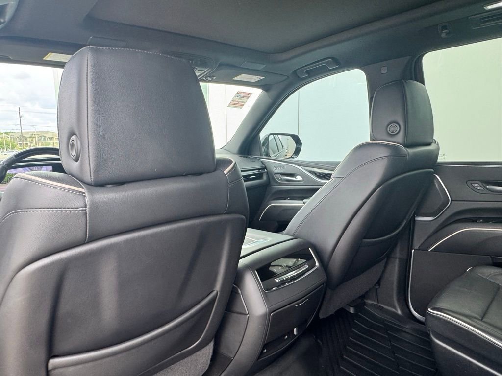 Used 2022 Cadillac Escalade Sport w/ Touring Package RWD image 18