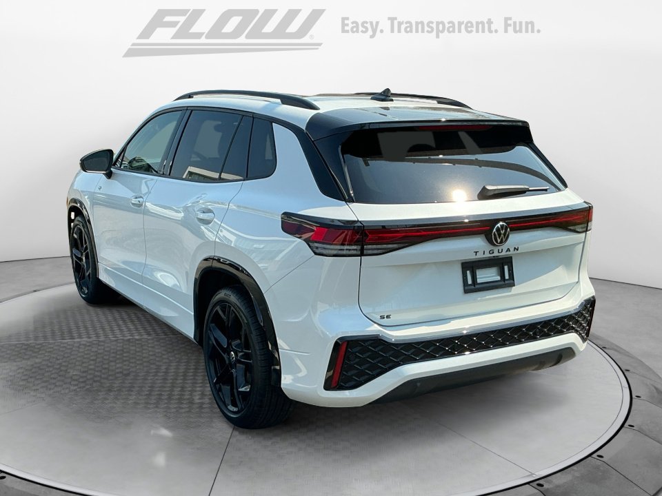 New 2026 Volkswagen Tiguan SE R-Line FWD image 5