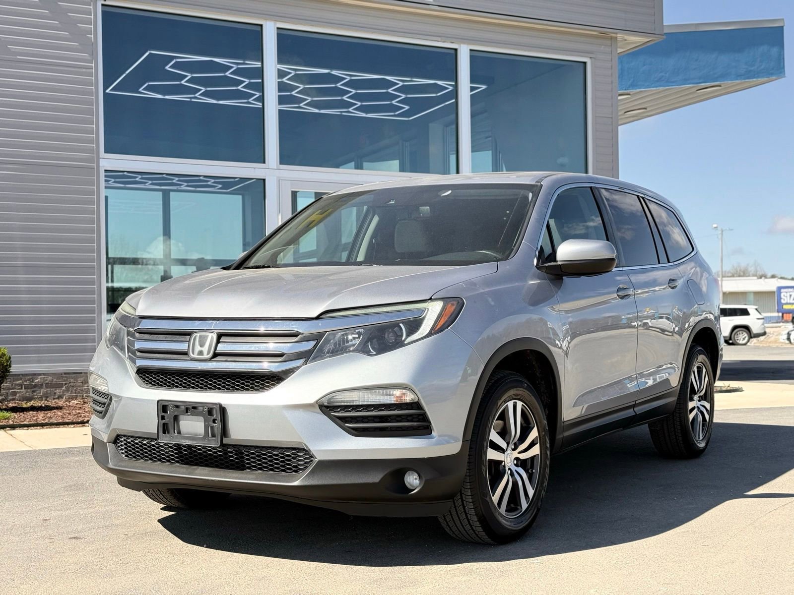 Used 2017 Honda Pilot EX-L image 3