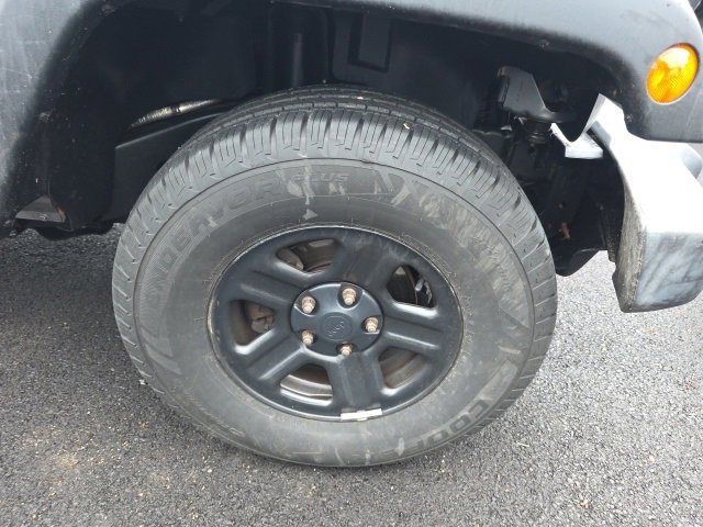 Used 2016 Jeep Wrangler Unlimited Sport w/ Connectivity Group image 4