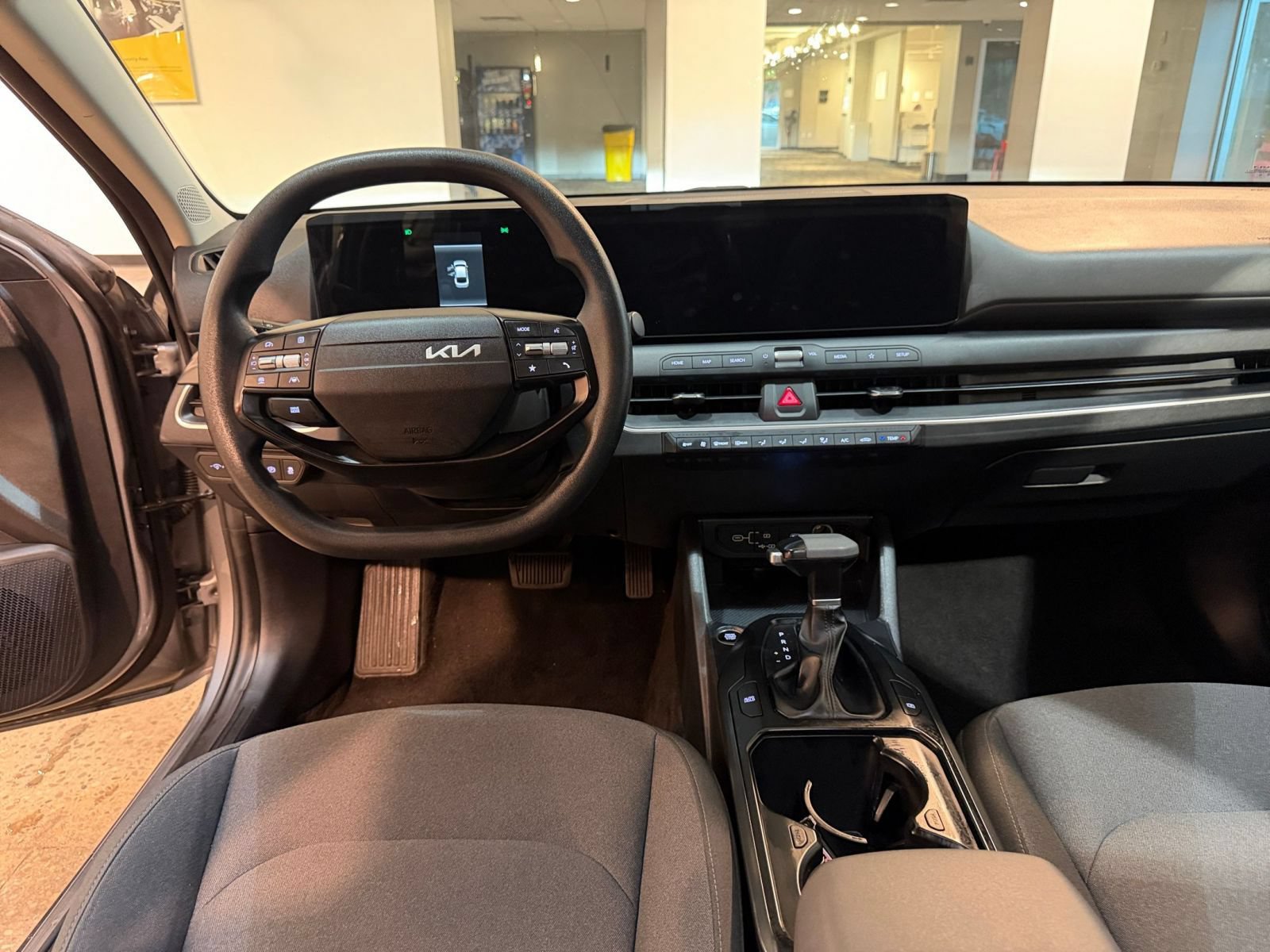 Used 2025 Kia K4 FWD image 33