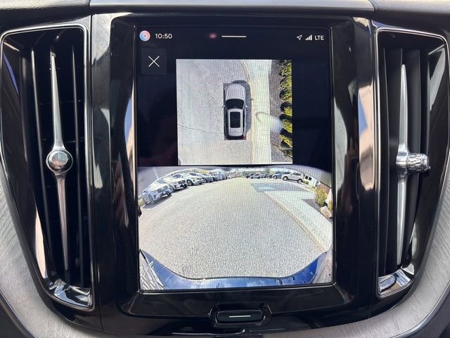 Used 2025 Volvo XC60 B5 Plus AWD/4WD image 25