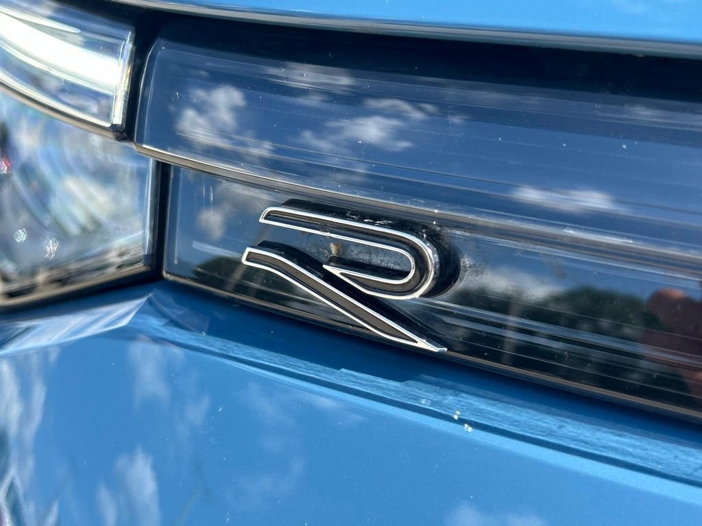 Certified 2025 Volkswagen Tiguan SE R-Line FWD image 39