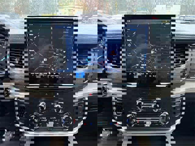 Used 2022 Ford Expedition Max Limited image 32