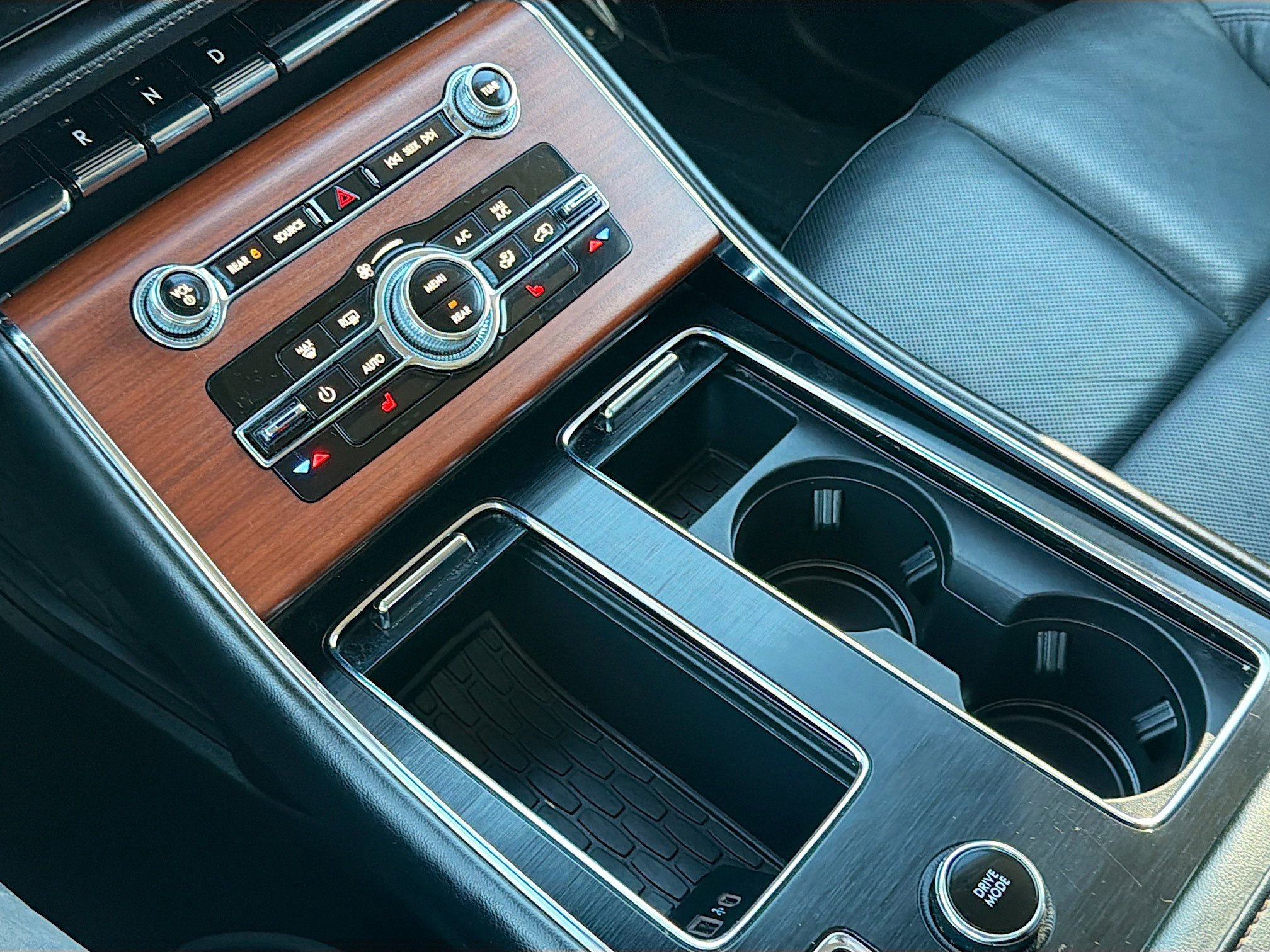 Used 2023 Lincoln Aviator Reserve AWD/4WD image 30