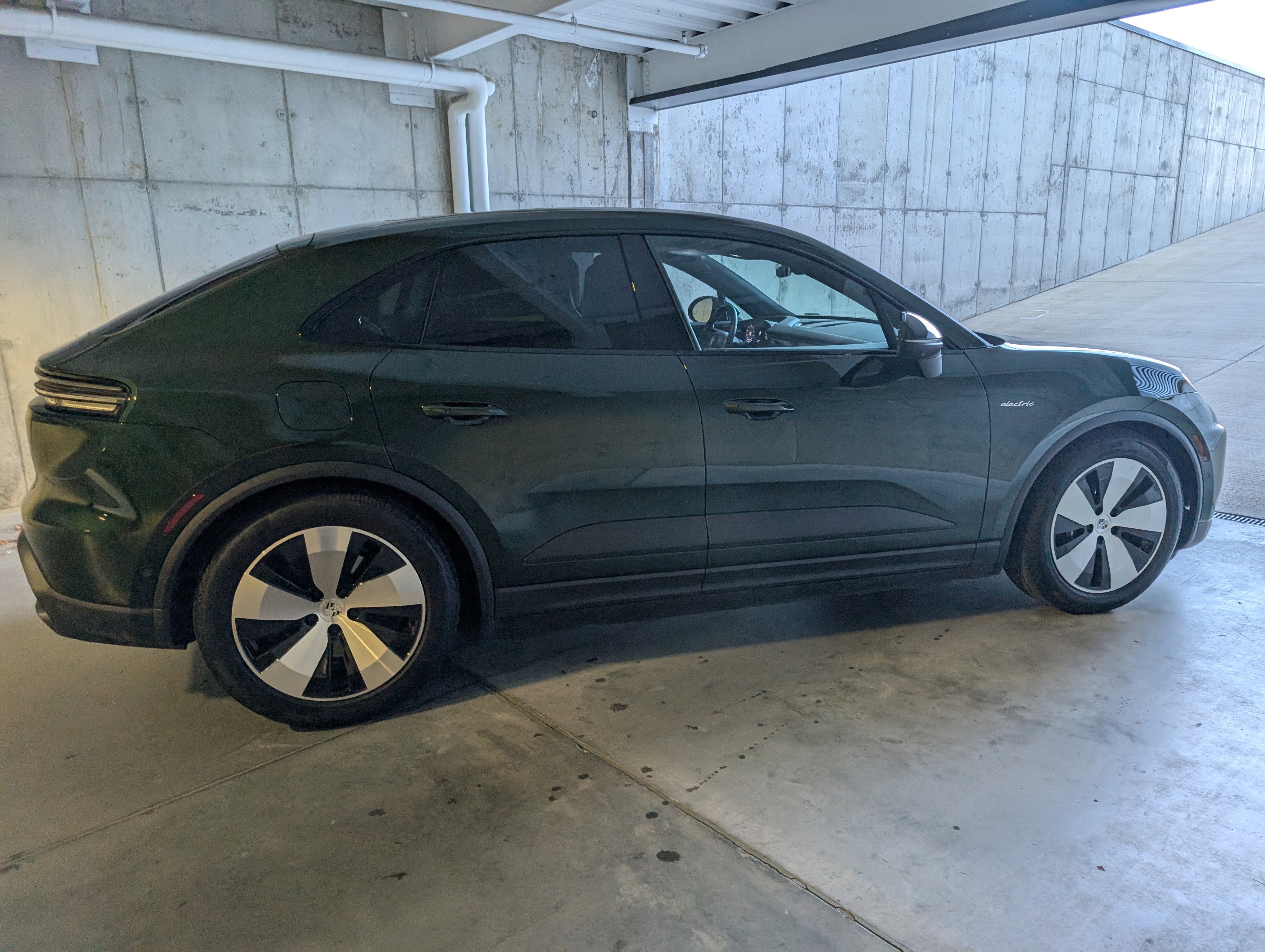 Used 2025 Porsche Macan Electric image 10