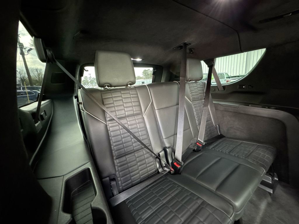 Used 2023 Cadillac Escalade ESV Premium Luxury Platinum image 30