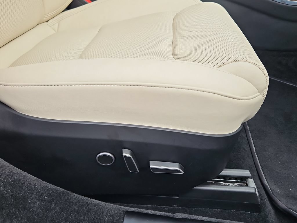 Used 2022 Tesla Model S AWD/4WD image 23