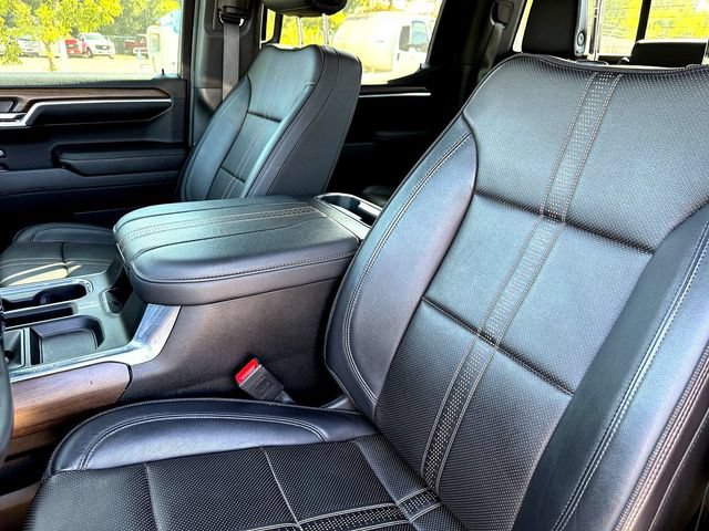 Used 2024 Chevrolet Silverado 1500 High Country w/ Technology Package AWD/4WD image 10