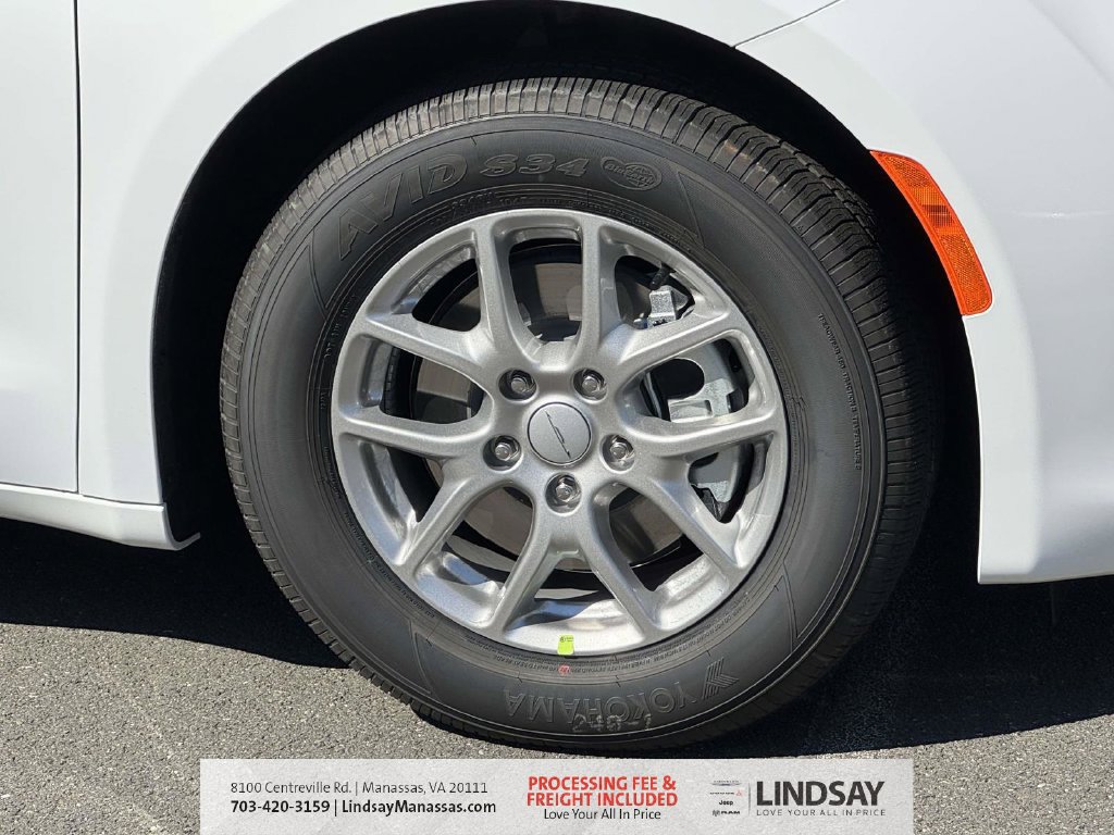 New 2027 Chrysler Pacifica LX FWD image 10