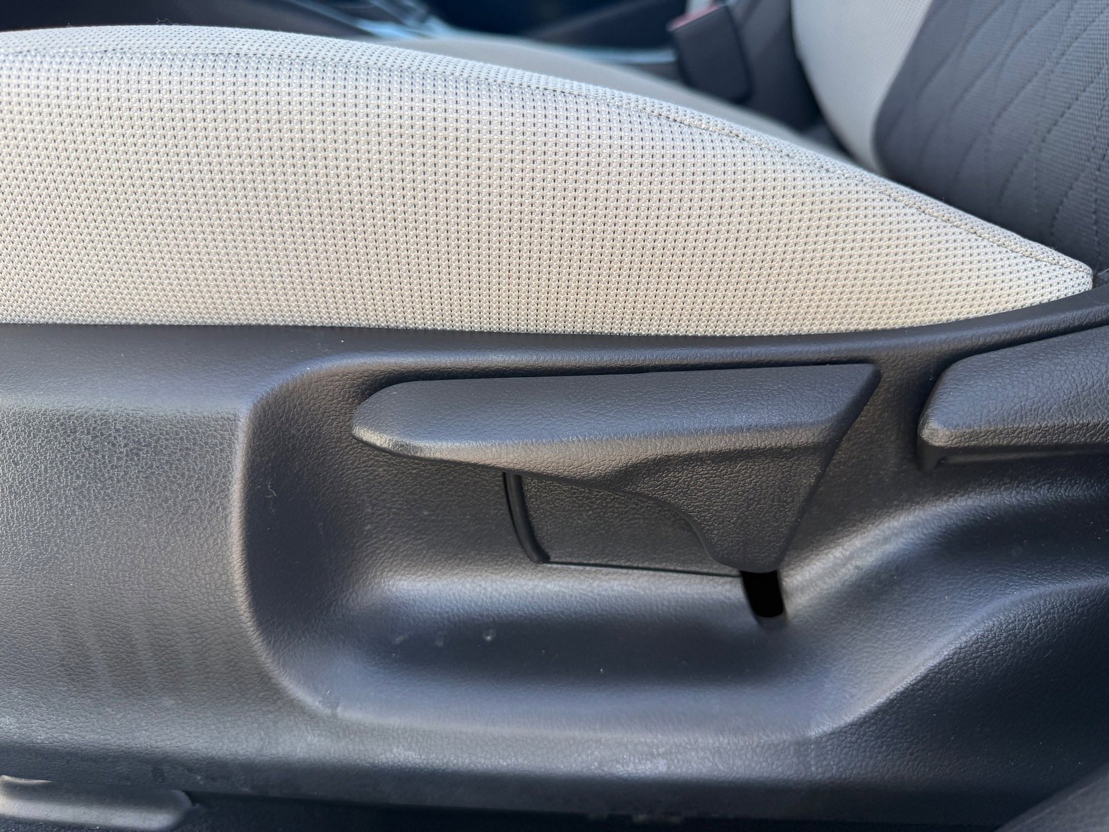 Used 2025 Toyota Corolla LE image 10