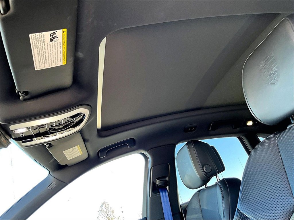 Used 2024 Porsche Macan Turbo image 18