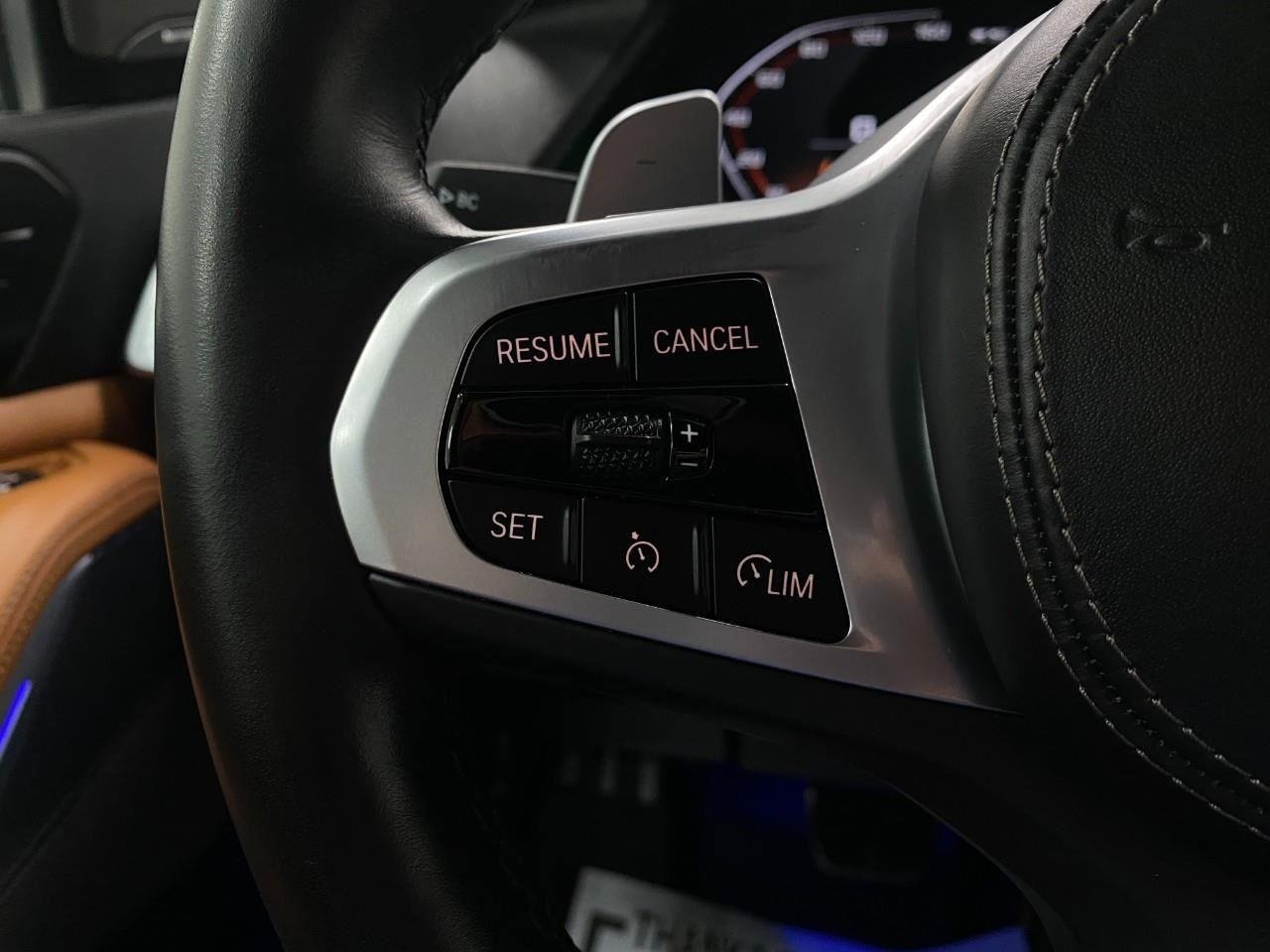 Used 2022 BMW X5 M50i w/ Parking Assistance Package AWD/4WD image 17