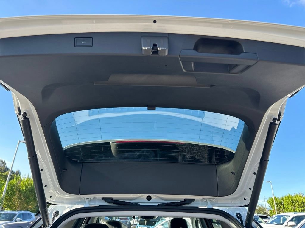 New 2026 Volkswagen Tiguan SE FWD image 51