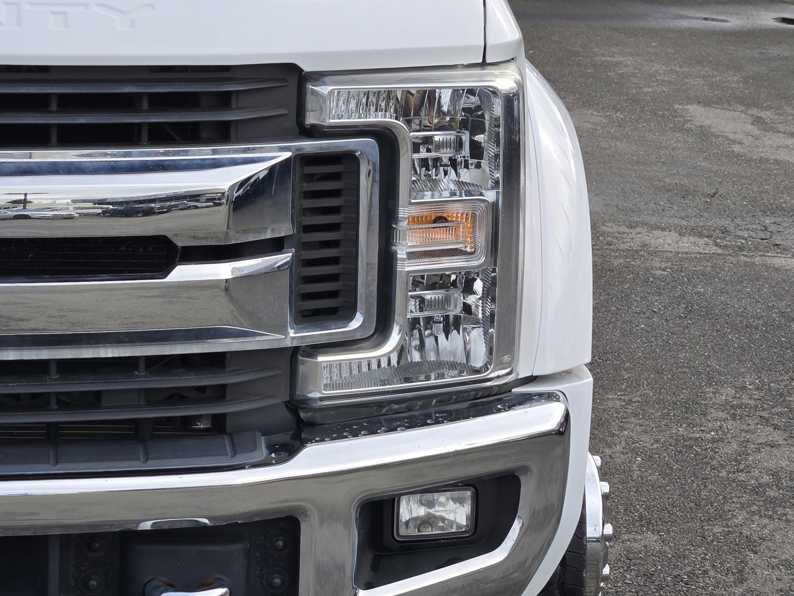 Used 2019 Ford F450 XLT w/ XLT Premium Package image 11