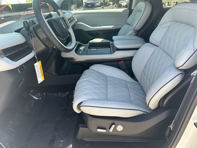 New 2026 Lincoln Navigator Black Label AWD/4WD image 10