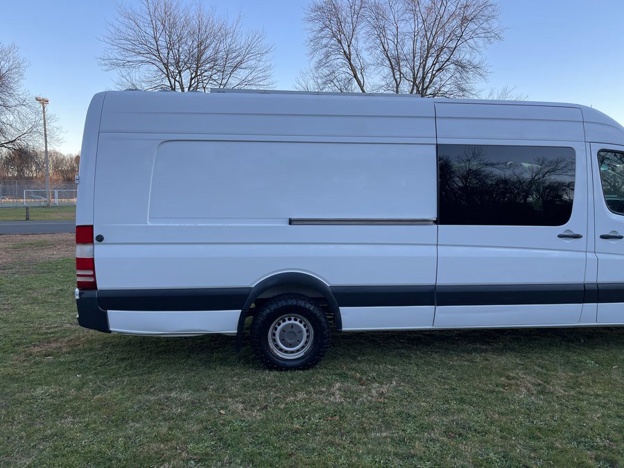 Used 2011 Freightliner Sprinter 2500 image 23