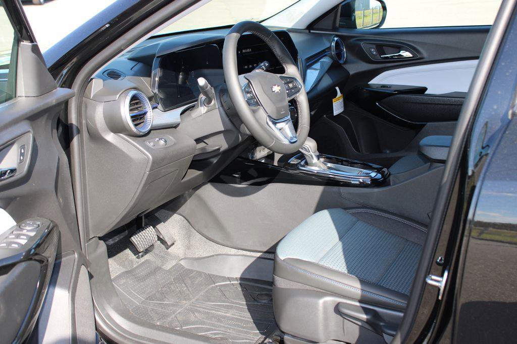 New 2026 Chevrolet Trax LT w/ Driver Confidence Package image 11