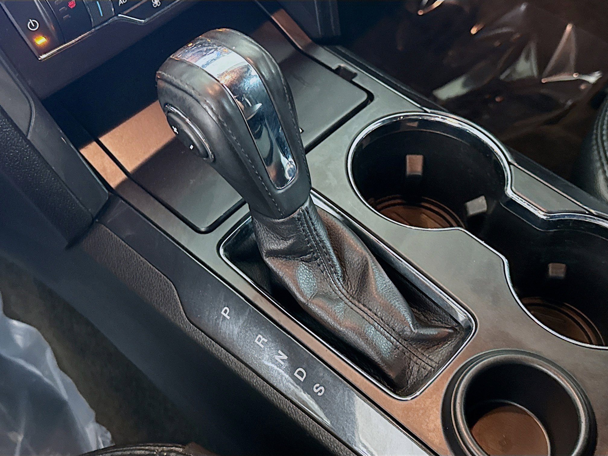 Used 2018 Ford Explorer XLT w/ Equipment Group 202A image 20