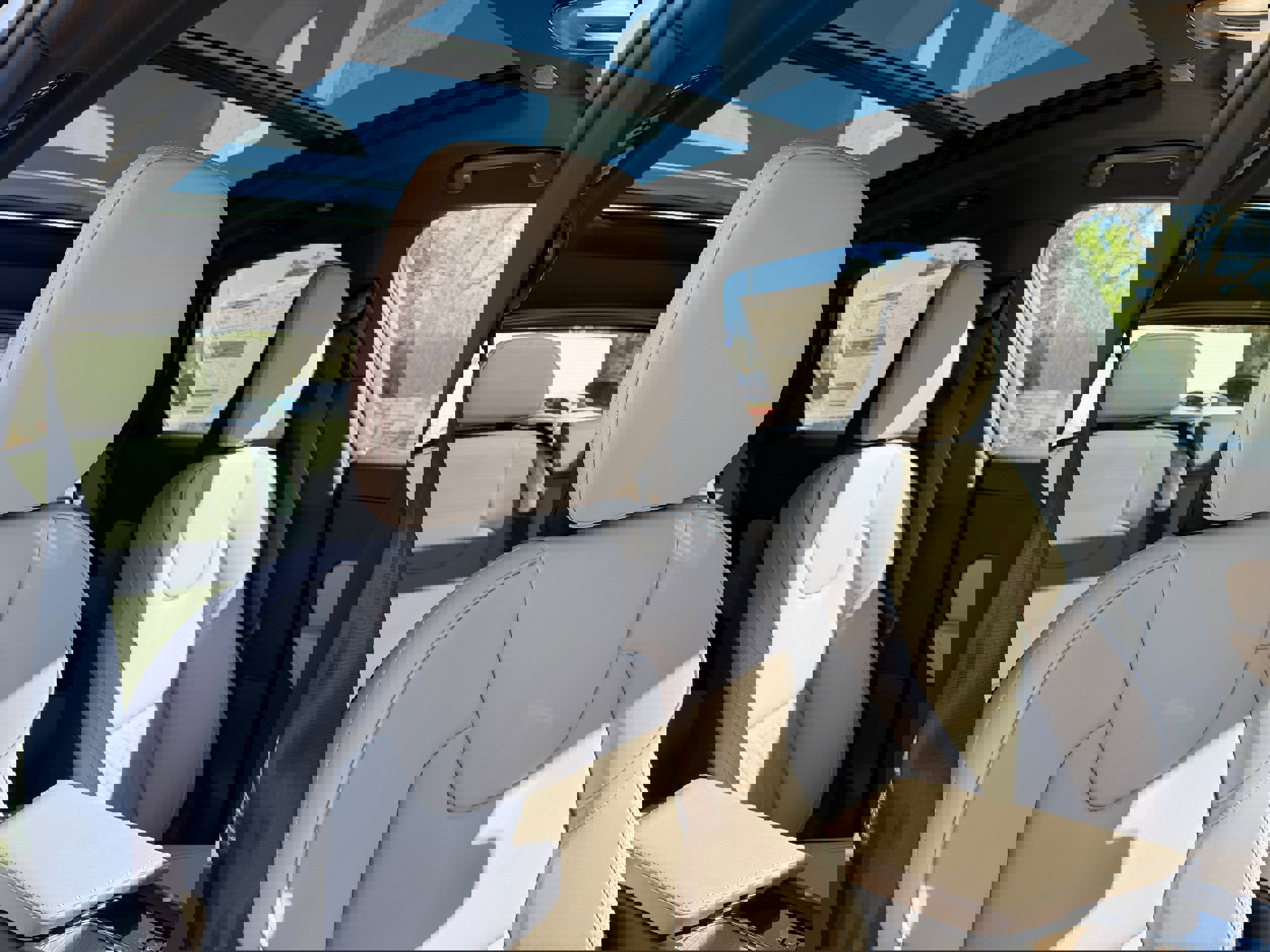 New 2026 Volvo XC60 B5 Plus w/ Protection Package Premier image 9