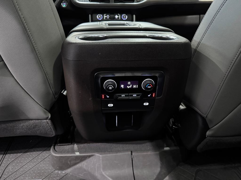 Certified 2022 Chevrolet Tahoe Z71 w/ Luxury Package image 32