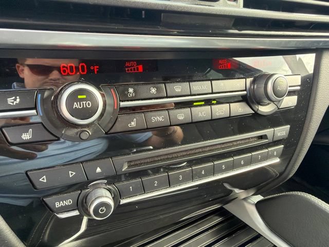 Used 2019 BMW X6 xDrive50i w/ M Sport Package AWD/4WD image 19