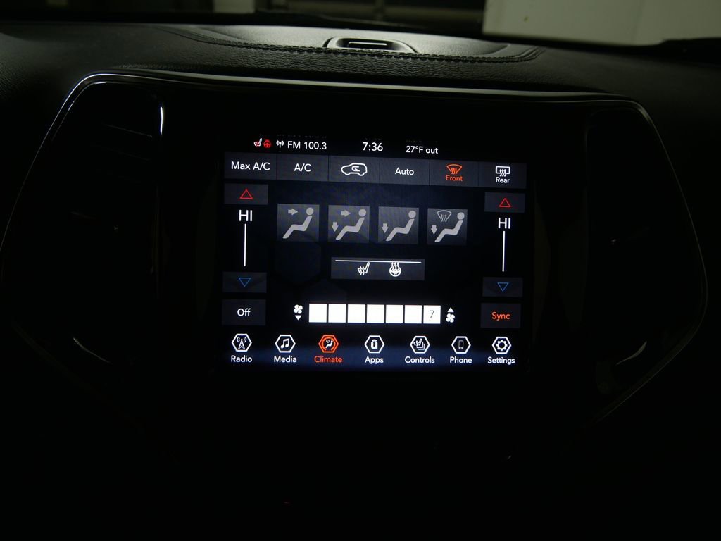 Used 2022 Jeep Cherokee Limited image 29