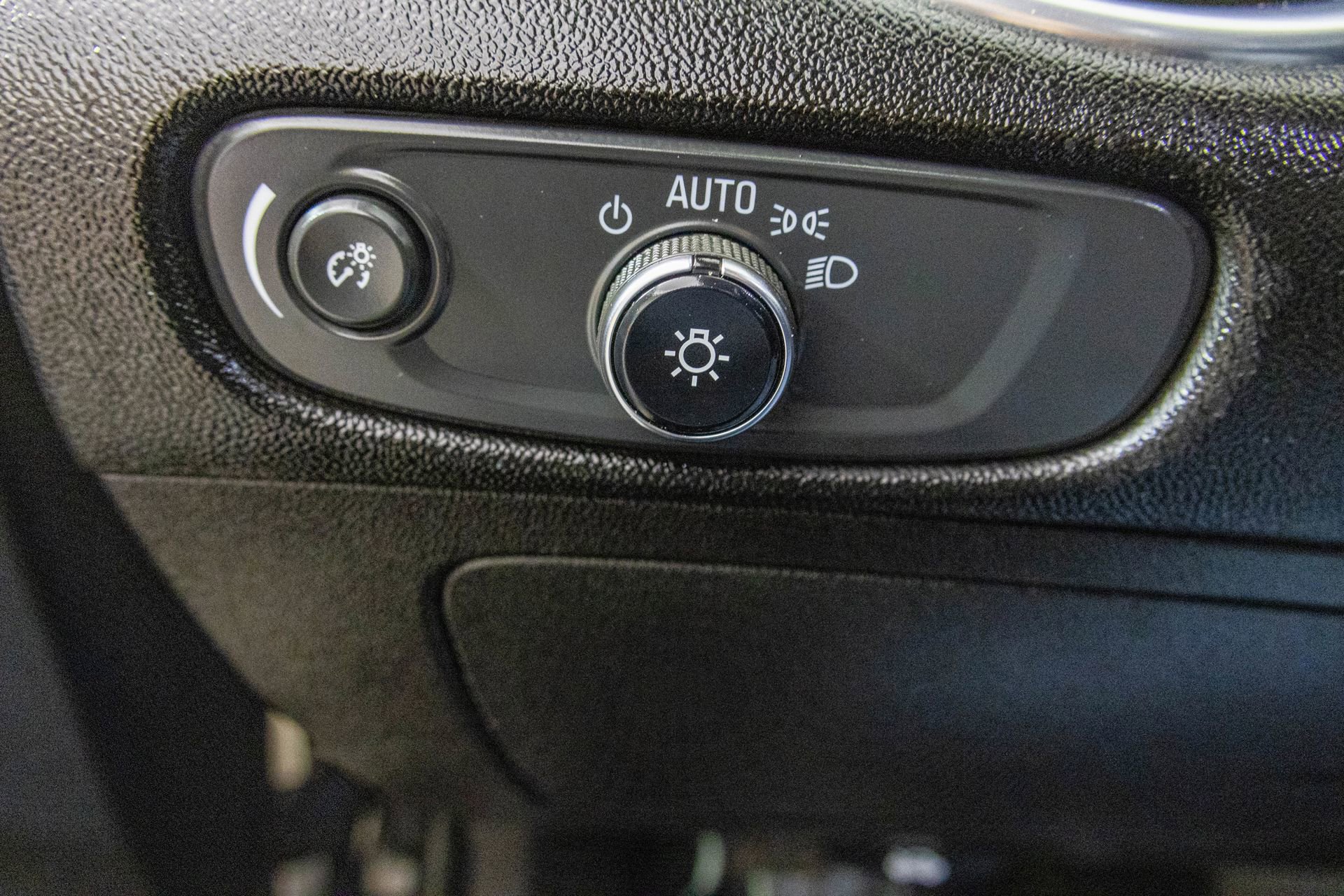 Used 2021 Chevrolet Malibu LT w/ Midnight Edition image 31