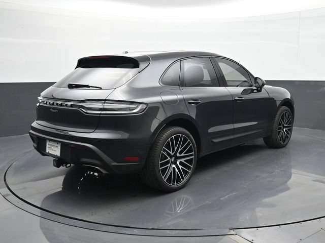 Certified 2025 Porsche Macan AWD/4WD image 23