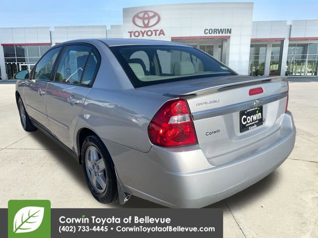 Used 2005 Chevrolet Malibu LS w/ Preferred Equipment Group FWD image 3