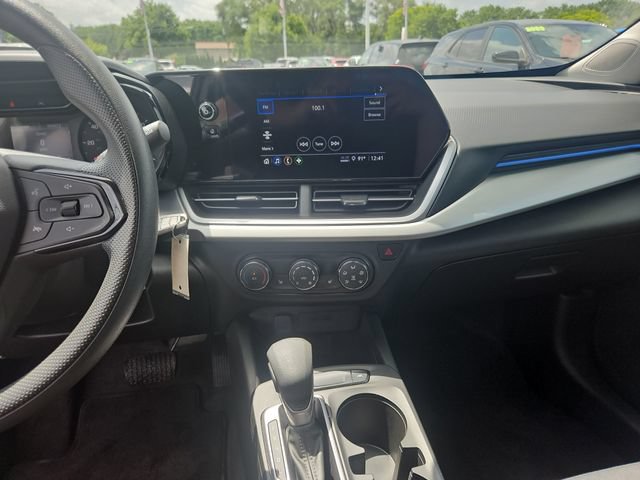 Used 2024 Chevrolet Trax LS w/ LS Convenience Package FWD image 18