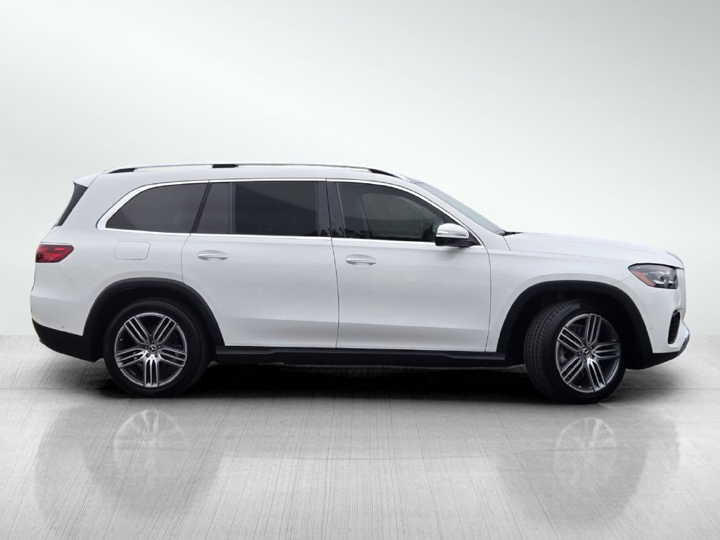 Used 2024 Mercedes-Benz GLS 450 4MATIC image 3