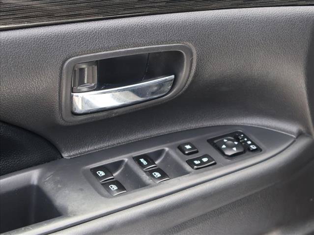 Used 2016 Mitsubishi Outlander SE AWD/4WD image 11