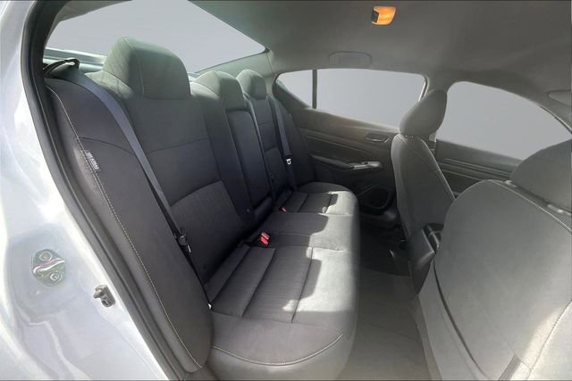 Used 2025 Nissan Altima 2.5 SV image 23