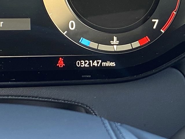 Used 2023 Land Rover Range Rover Sport SE image 12