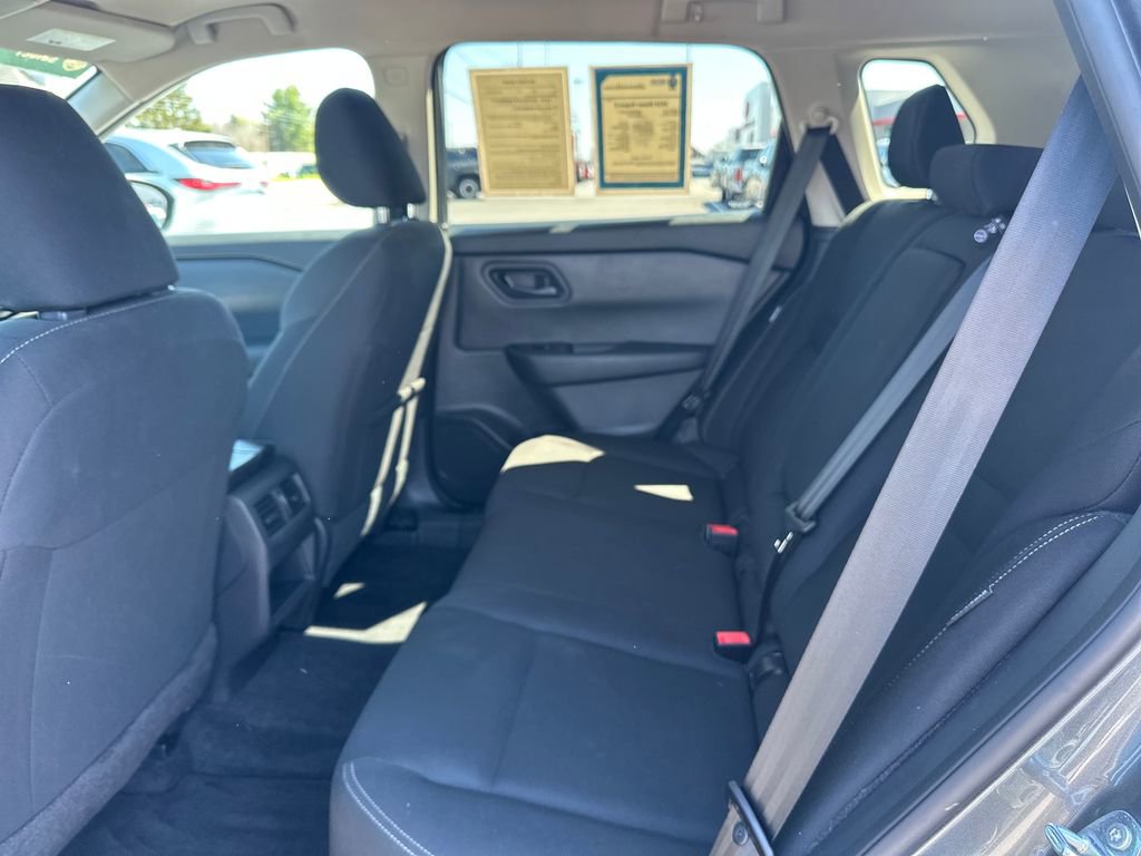 Used 2025 Nissan Rogue S AWD/4WD image 16