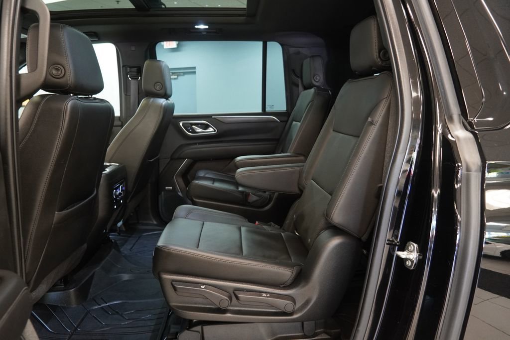 Used 2021 Chevrolet Suburban Z71 w/ Z71 Signature Package AWD/4WD image 30
