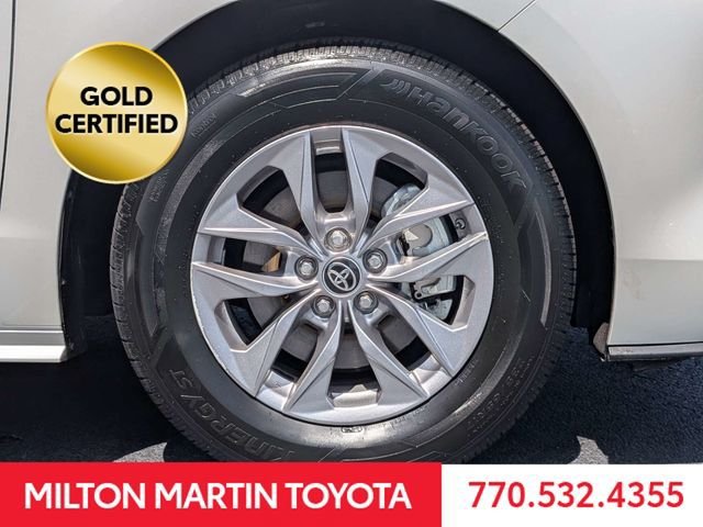 Certified 2024 Toyota Sienna XLE FWD image 13