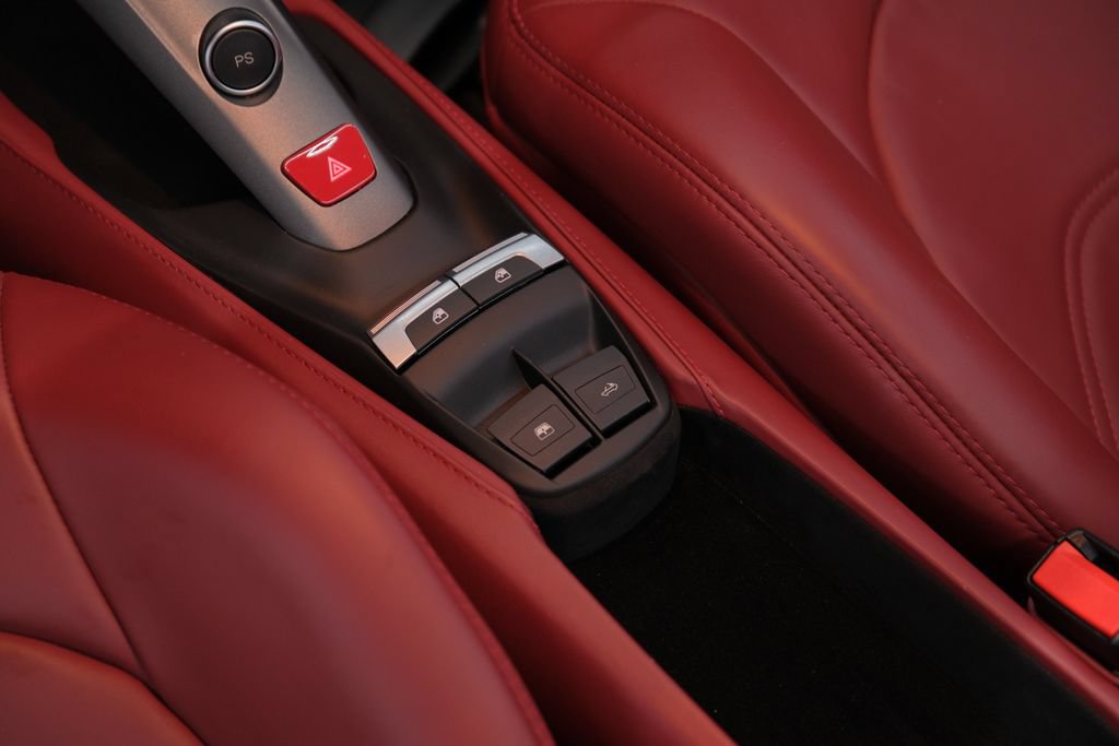 Used 2018 Ferrari 488 Spider RWD image 32